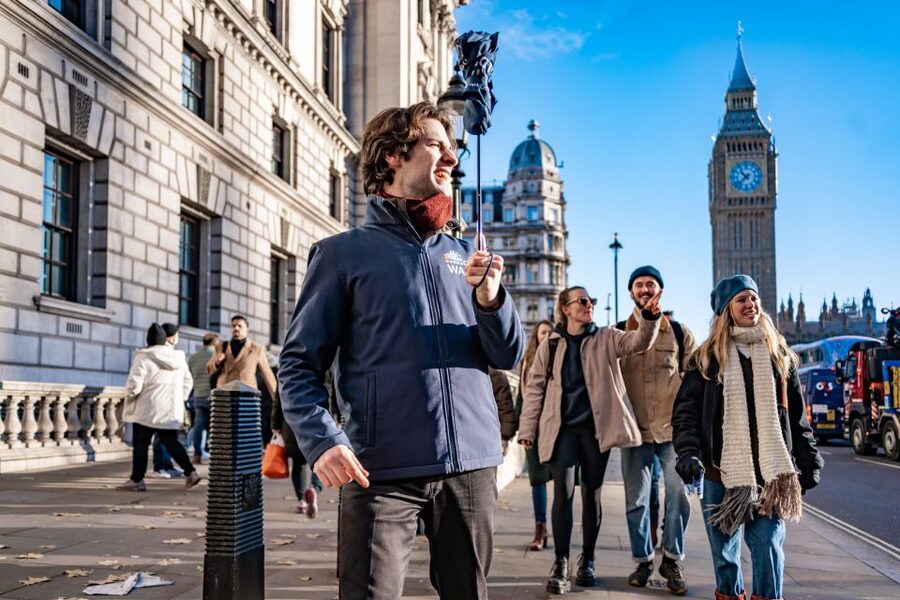 London: Best Landmarks Walking Tour - St James’s Park and the royal route slow the pace