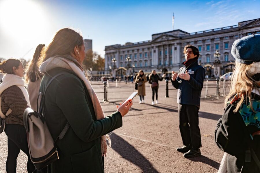 London: Best Landmarks Walking Tour - Whitehall brings in war and government