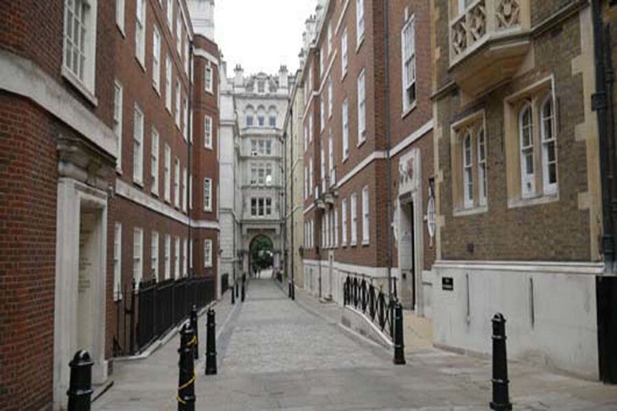 London: Bridget Jones 2–Hour Walking Tour - Is $24 a fair price for two hours?
