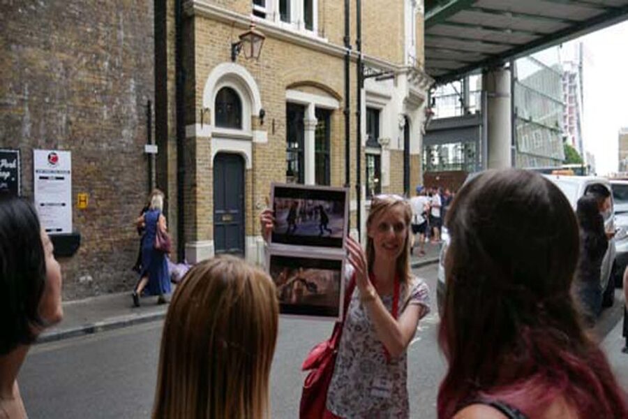 London: Bridget Jones 2–Hour Walking Tour - Tower Bridge, London Bridge, and St Paul’s Cathedral