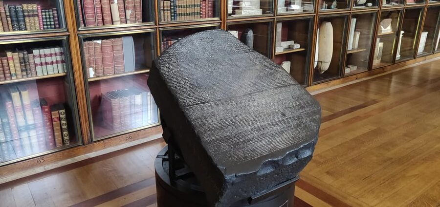 London: British Museum Tour with Archaeologist Guide - Why a guide matters in a museum this large