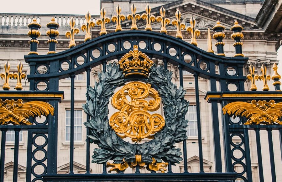 London: Buckingham Palace and Changing of the Guards Tour - What the Guide Adds for $23