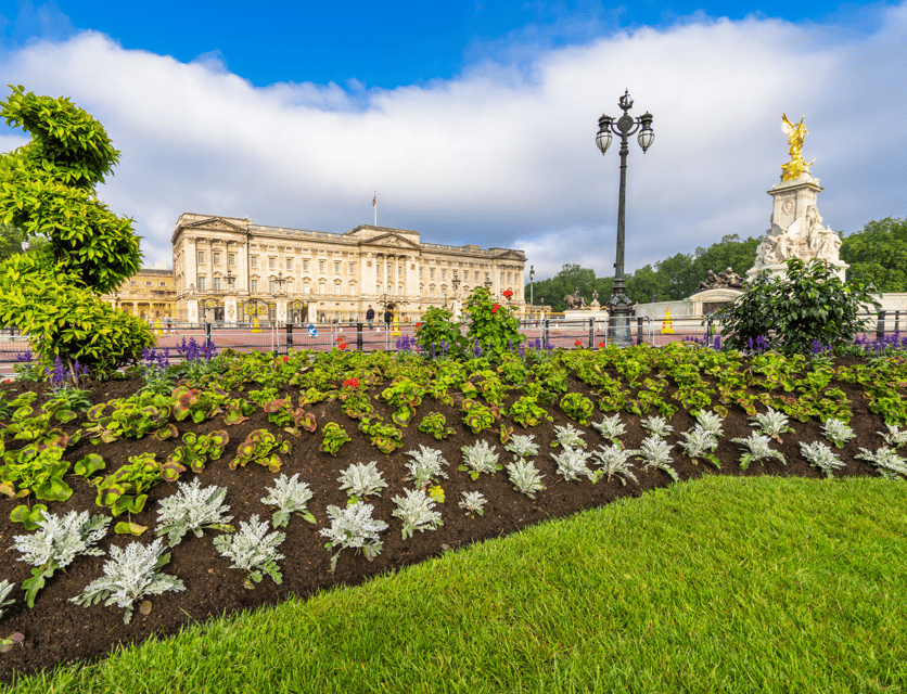 London: Buckingham Palace and Royal London Walking Tour - Who will get the most from this experience