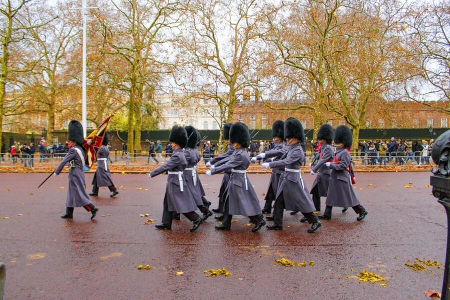 London: Buckingham Palace & Changing of the Guard Experience - Is $26 good value?