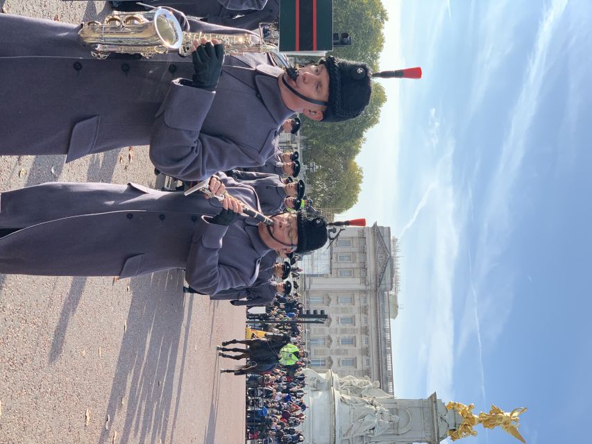 London: Buckingham Palace & Changing of the Guard Experience - How to prepare for a better view