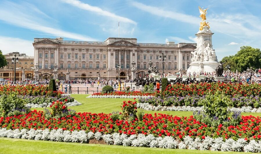 London: Buckingham Palace Entry & Changing of the Guard Tour - Cancellation rules and timing risks