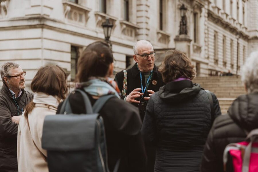 London: Buckingham Palace State Rooms & Royal Walking Tour - St James’s Park and Wellington Barracks