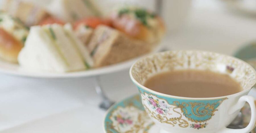 London: Buckingham Palace Walk & Tea at Kensington Palace - Buckingham Palace without the palace ticket
