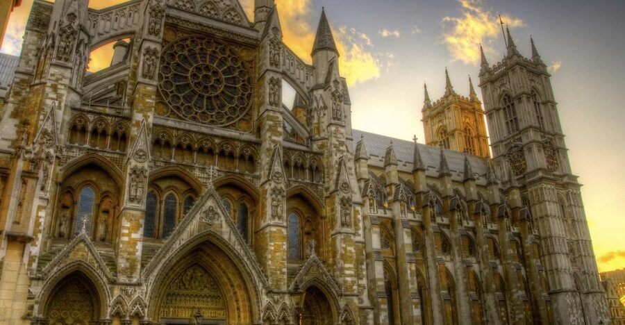 London: Buckingham Palace, Westminster Abbey & Big Ben Tour - A five-hour route through London’s most famous sights