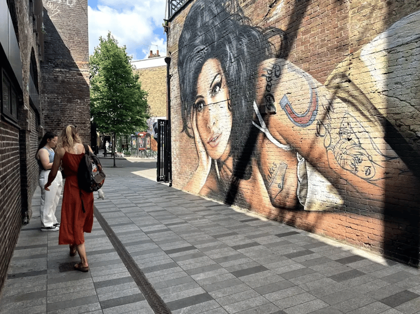 London: Camden & Kentish Town Urban Walking Tour - Street art for photographers