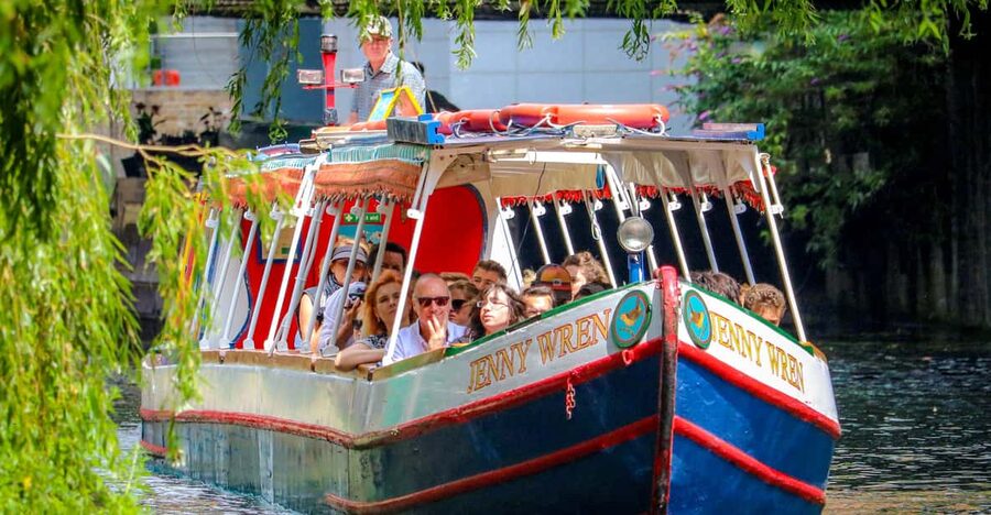 London: Canal Boat Ride on Camden Lock - Regent’s Park and London Zoo from the water