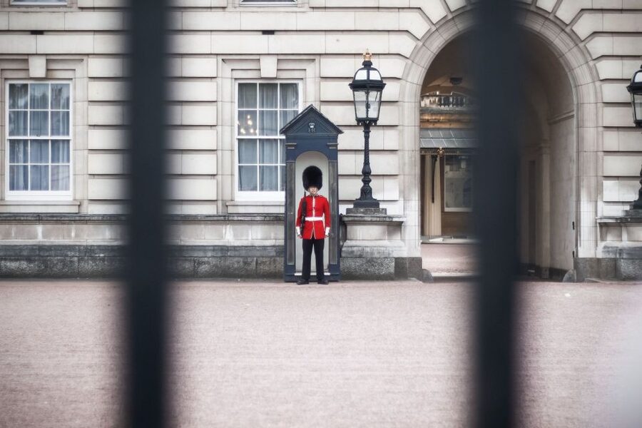 London: Changing of the Guard Private Group or Family Tour - Understanding a tradition more than 500 years old