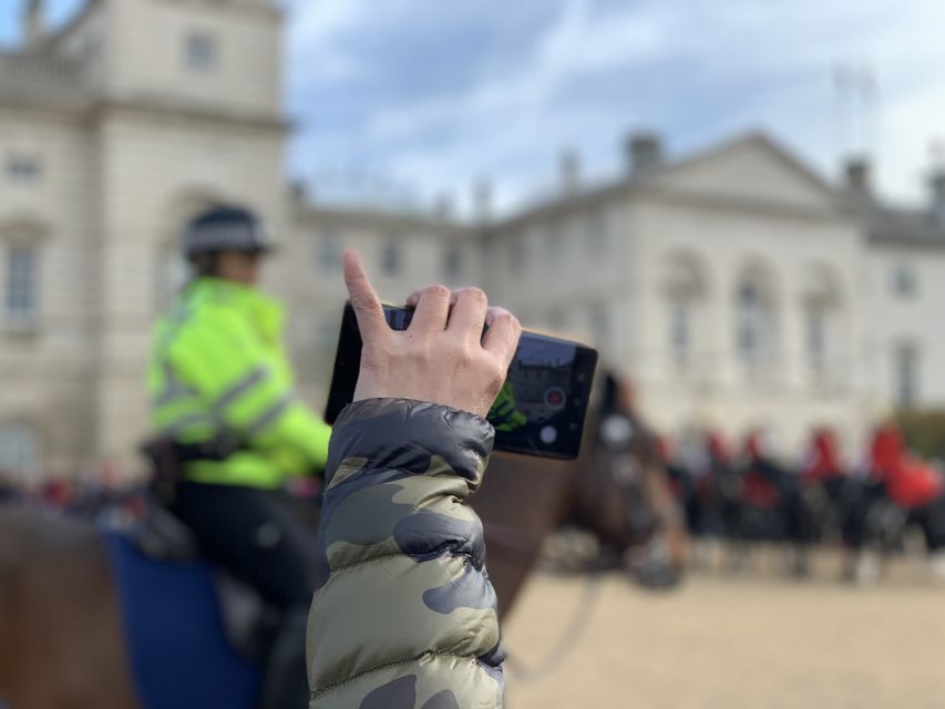 London: Changing of the Guard Private Group or Family Tour - What a private group of five changes