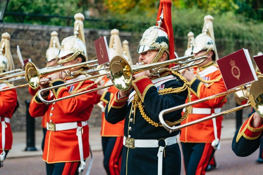 London: Changing of The Guard Tour - Buckingham Palace without the usual waiting game