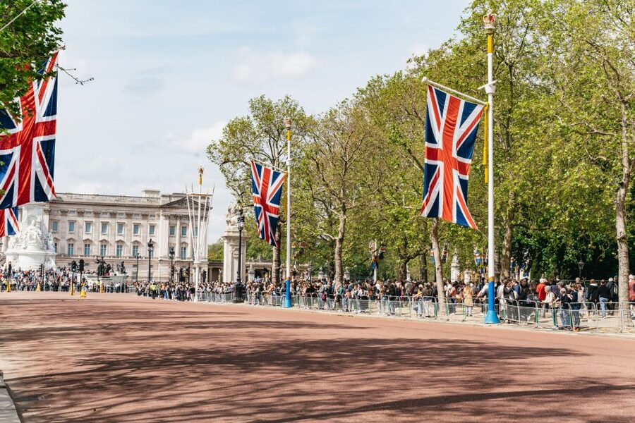 London: Changing of the Guard Tour by Buckingham Palace - The ceremony may not look the same every day
