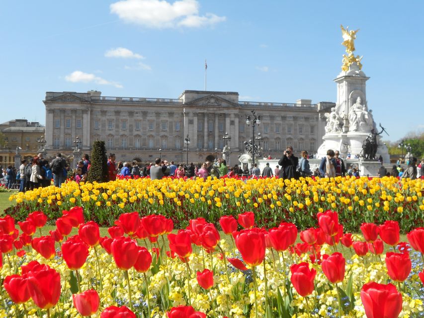 London: Changing of the Guard Walking Tour - Why this approach works better than waiting at Buckingham Palace
