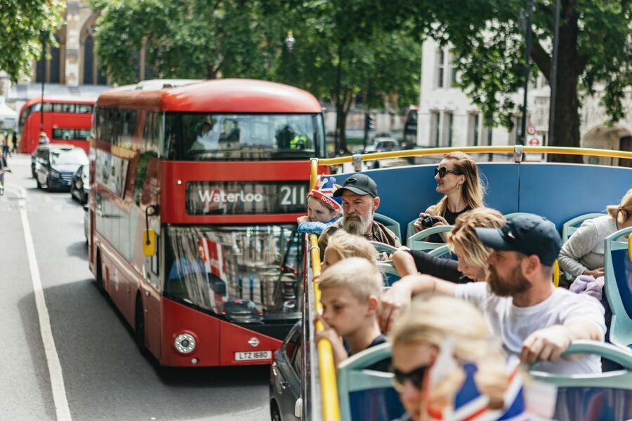London: Children's Open Top Bus Tour - Green Park and the royal route