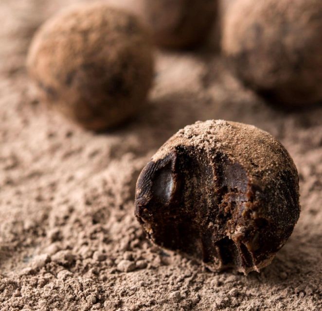 London: Chocolate Truffle-Making Workshop - Step three: chocolate, cocoa, and decoration