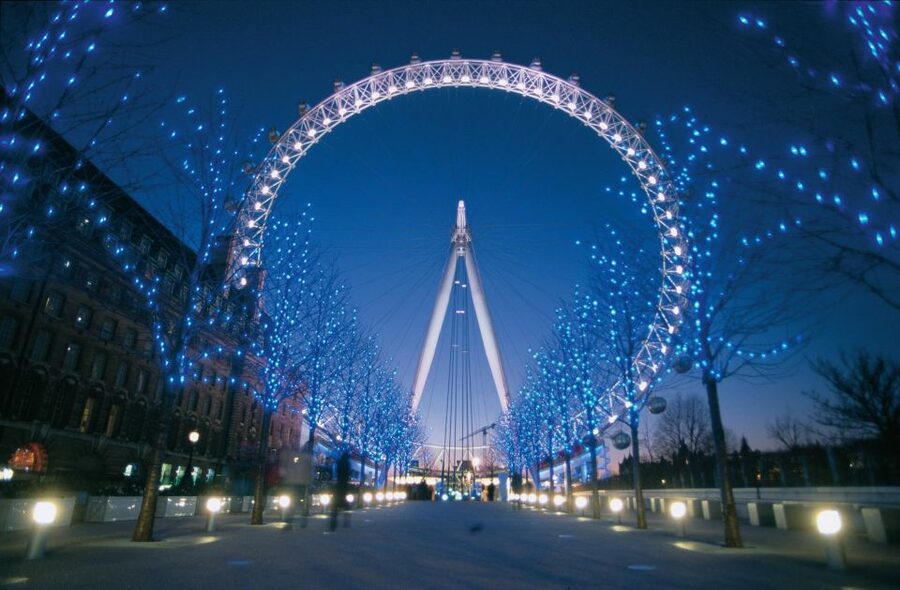 London: Christmas Eve City Tour with Dinner & Midnight Mass - Key points to know before Christmas Eve