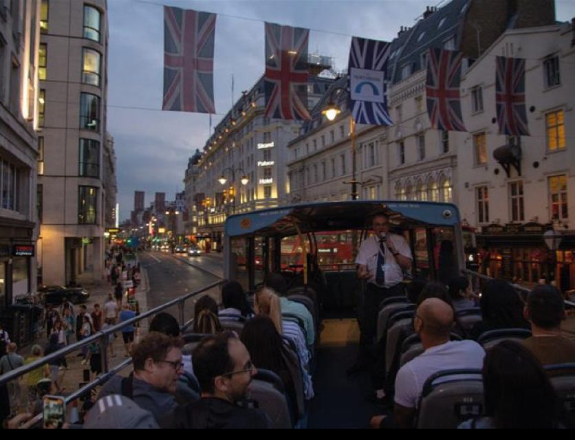 London: Christmas Lights Nighttime Bus Tour with Live Guide - The live guides are a major part of the value