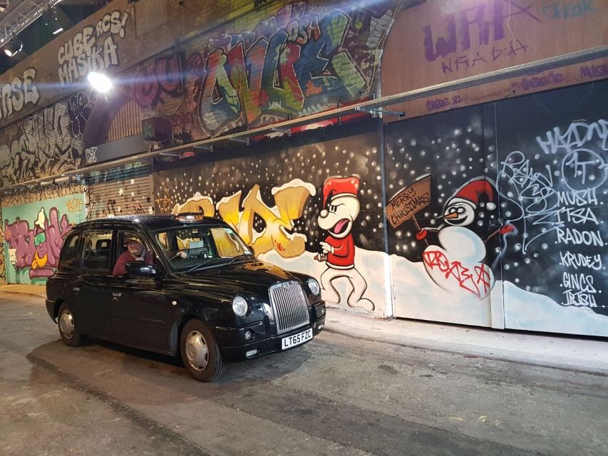 London: Christmas Lights Tour in a Black Cab - Photo stops that help you capture the evening