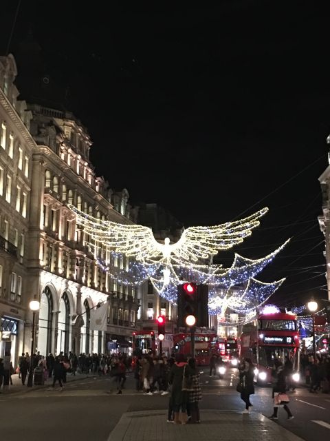 London: Christmas Lights Tour in a Black Cab - The guide can make or break the evening