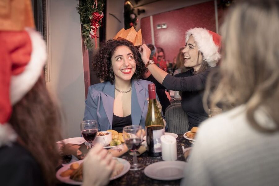 London: Christmas Party Dinner Cruise - What the three-course dinner includes