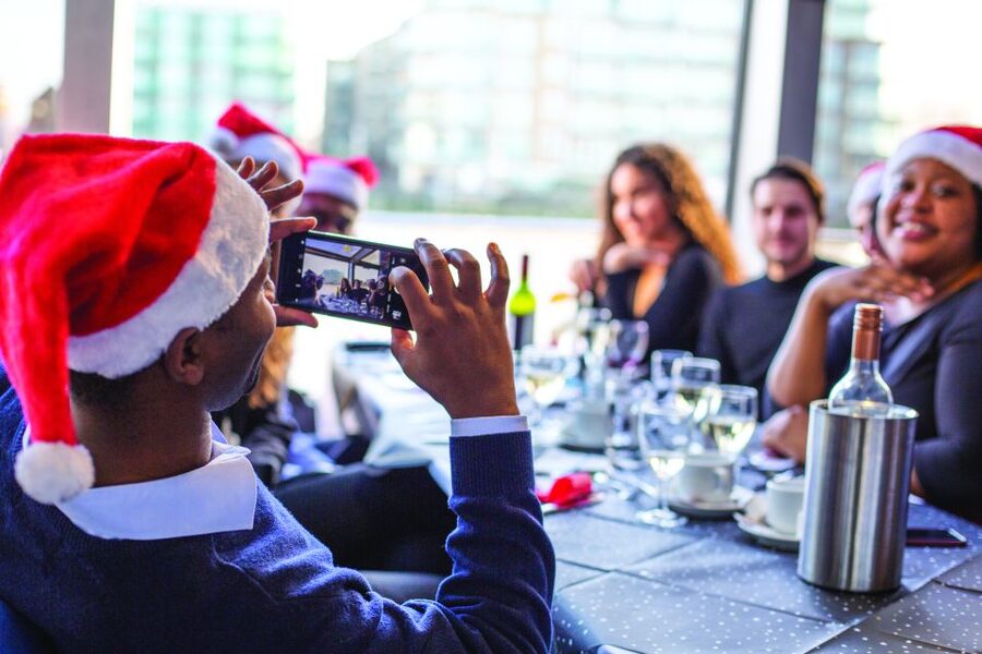 London: Christmas Party Lunch Cruise - Should you book the London Christmas Party Lunch Cruise?
