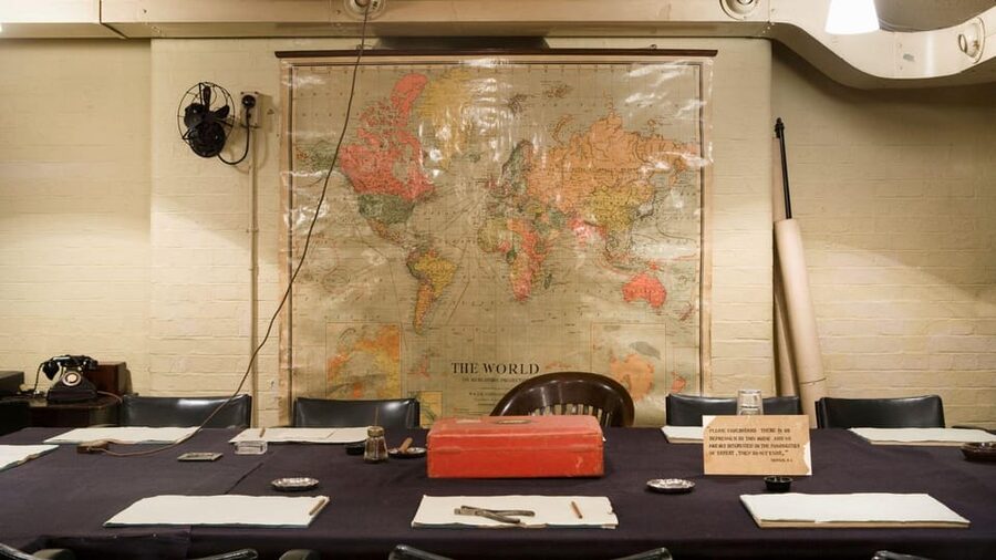 London: Churchill War Rooms Ticket & Political London Audio - The Cabinet War Rooms and daily wartime work