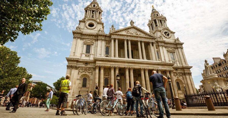 London: Classic Gold 3.5-Hour Bike Tour - Buckingham Palace and the uncertain Changing of the Guard