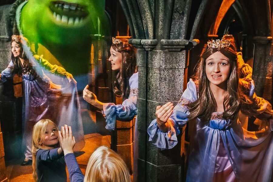 London: DreamWorks Shrek's Adventure Tour - Far Far Away begins on a 4D bus