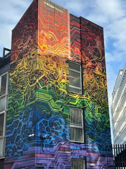 London: East End Instagrammable Street Art & Graffiti Tour - Princelet Street and art with a local message