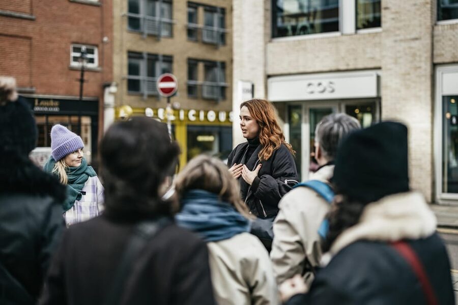 London: East End Street Art Tour and Spray Painting Workshop - Guides who make the difference