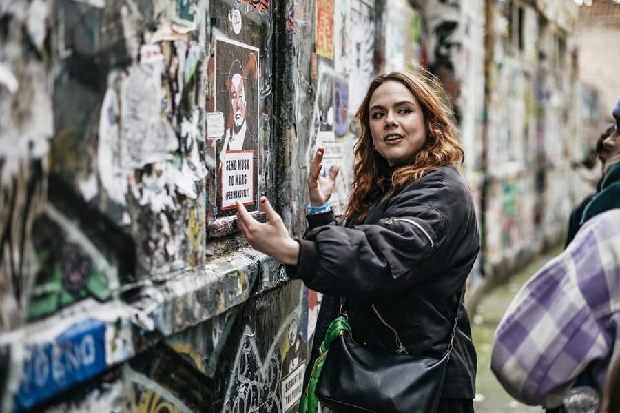 London: East End Street Art Tour and Spray Painting Workshop - Timing, walking, and practical planning