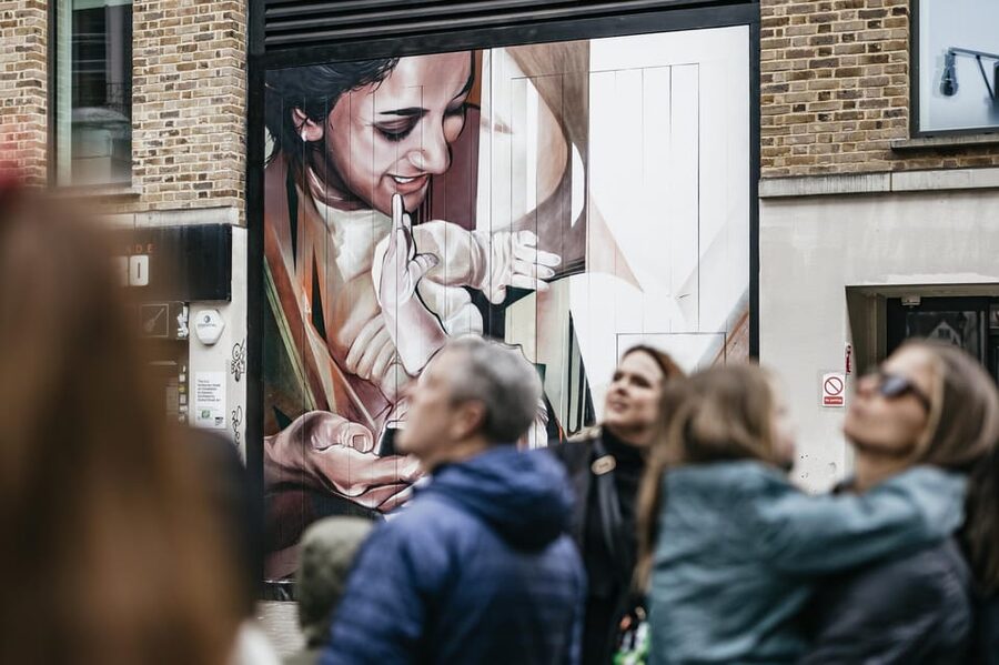 London: East End Street Art Tour and Spray Painting Workshop - Two hours of Shoreditch street art