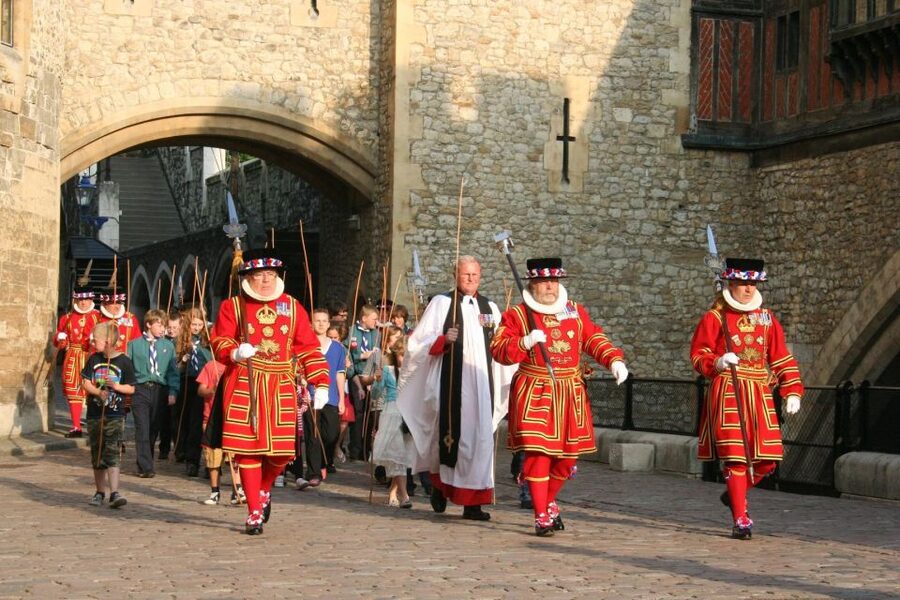 London: Easy Access Tower of London and Crown Jewels Tour - Why this Tower tour works better than wandering alone