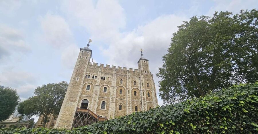 London: Easy Access Tower of London and Crown Jewels Tour - The White Tower and the Tower Armory
