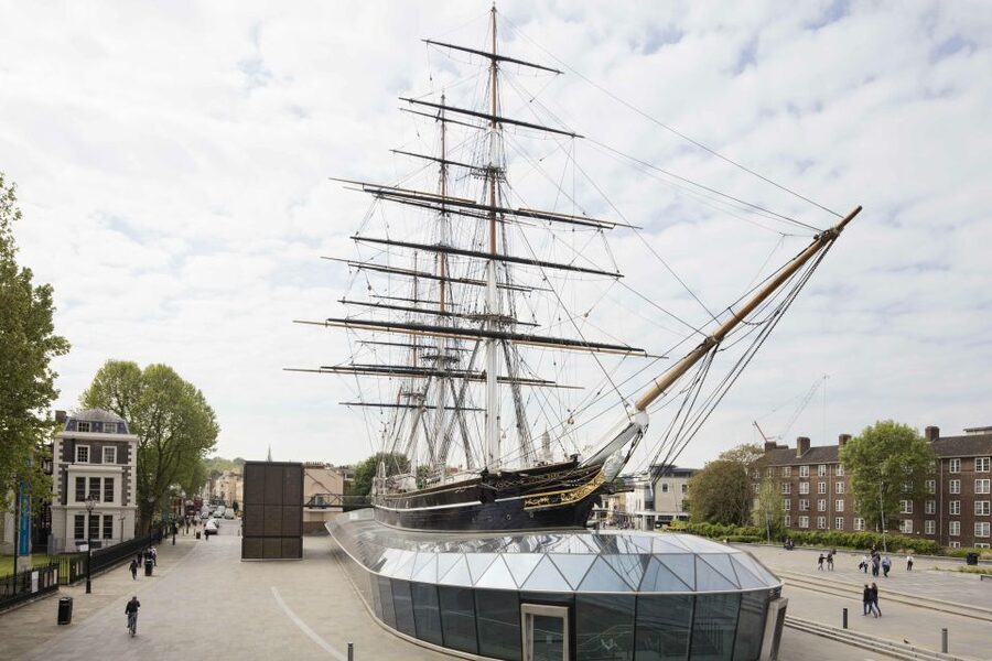 London: Entrance Ticket to the Cutty Sark - Seeing the Cutty Sark from underneath