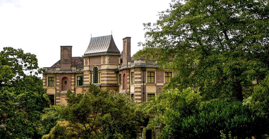 London: Entry Ticket to Eltham Palace and Gardens - Why Eltham Palace feels unlike other London sights