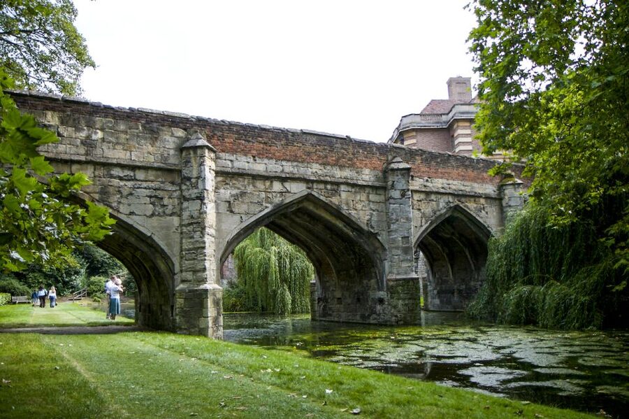 London: Entry Ticket to Eltham Palace and Gardens - The entrance hall and the Courtauld home