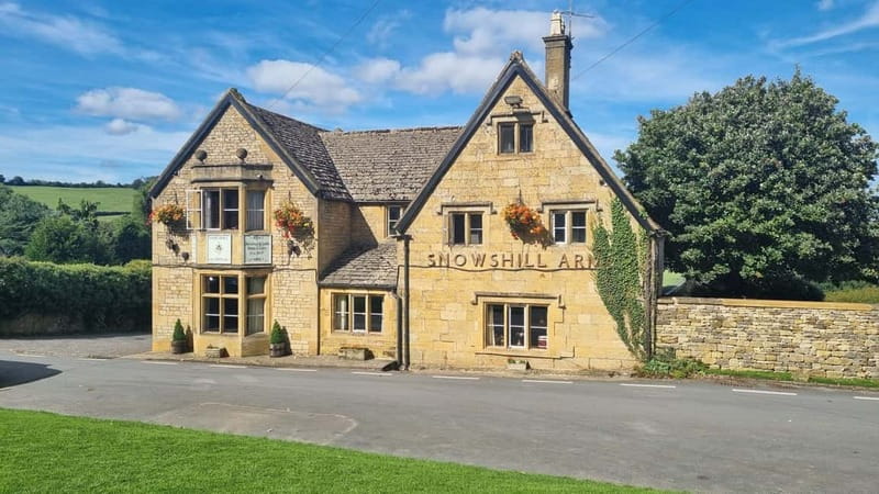 London: Full Day Cotswolds Tour with Shakespeare's Stratford - Bibury and Arlington Row