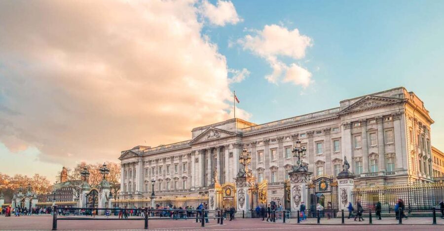 London: Full-Day London Bus Tour - The Tower of London and the Crown Jewels