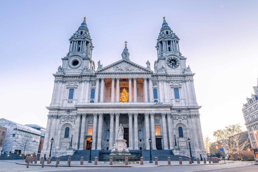 London: Full-Day Sightseeing Bus Tour with River Cruise - St. Paul’s Cathedral and Wren’s great interior