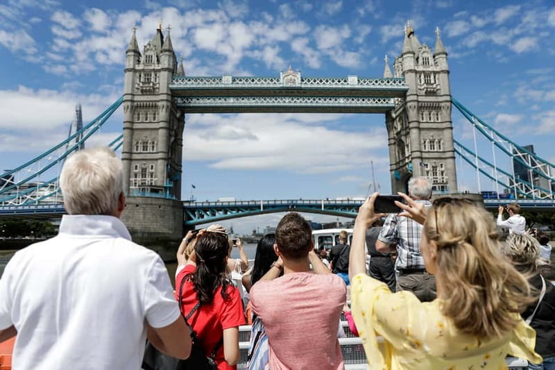 London: Fully Flexible River Thames Sightseeing Pass - The commentary is the real added value
