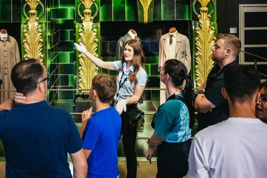 London: Fully-Guided Making of Harry Potter Tour - The Hogwarts Express and Platform 9 3/4