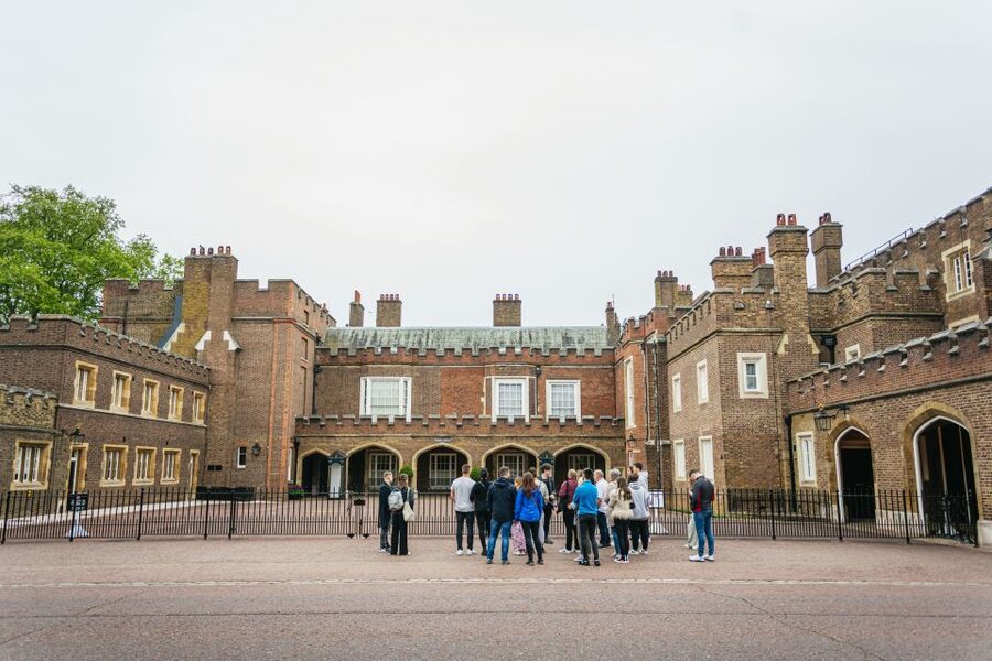 London: Ghost Walk and River Thames Boat Ride - Finishing near the Tower of London