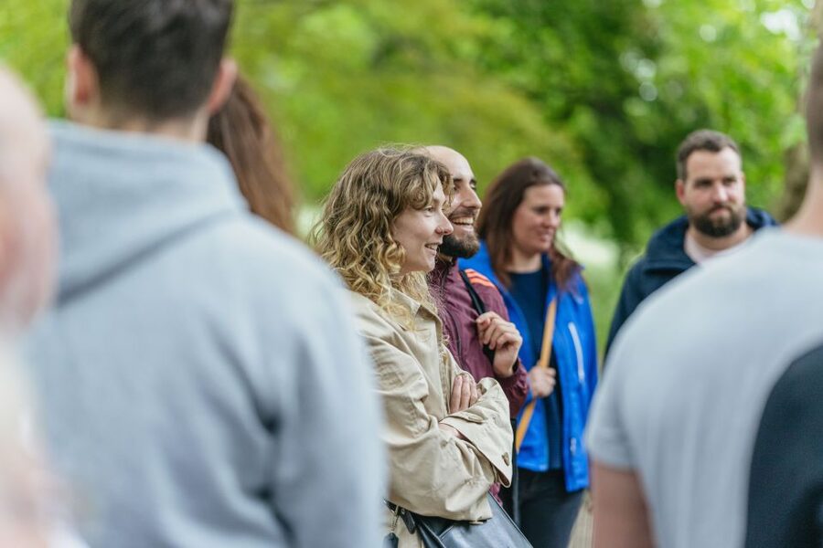 London: Ghost Walk and River Thames Boat Ride - Meeting the guide at Green Park