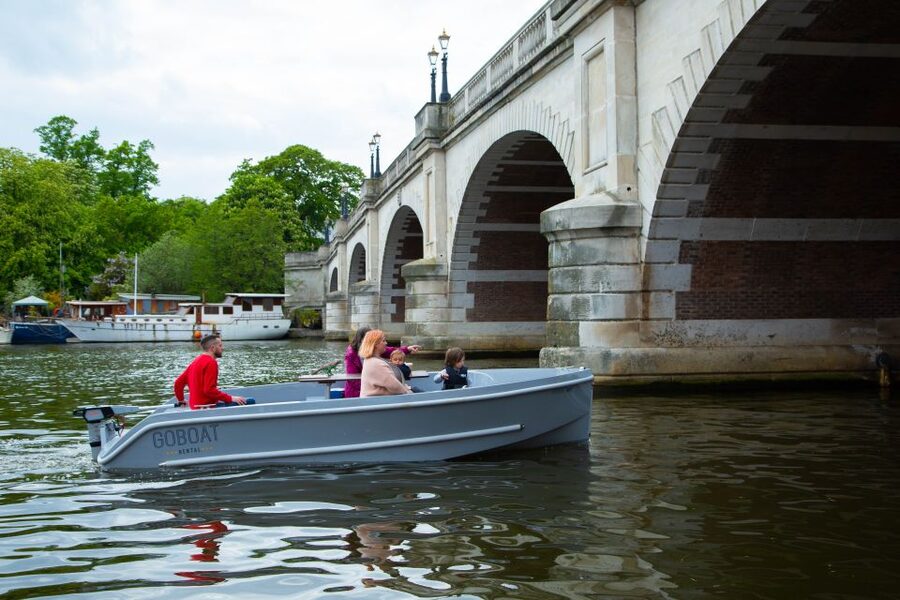 London: GoBoat Rental in Kingston upon Thames - Choosing between one, two, three, and four hours
