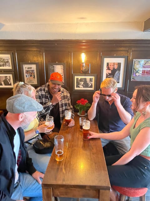 London: Great British Pubs Walking Tour - Mews houses linked to writers and film stars
