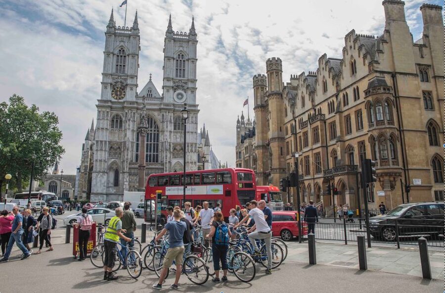 London: Guided Bike Tour of Central London - What the guides add to the ride